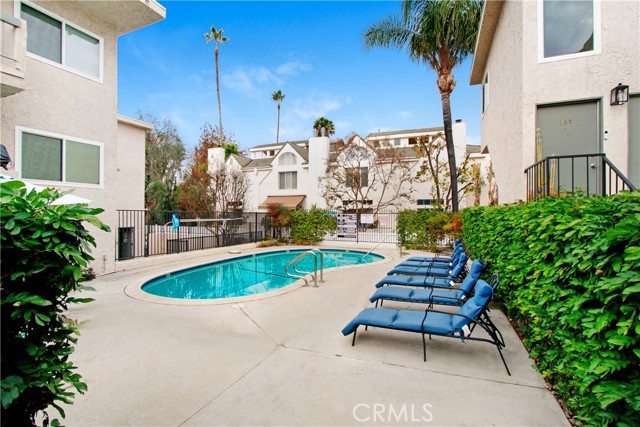 Detail Gallery Image 7 of 19 For 5055 Coldwater Canyon Ave #217,  Sherman Oaks,  CA 91423 - 3 Beds | 2 Baths