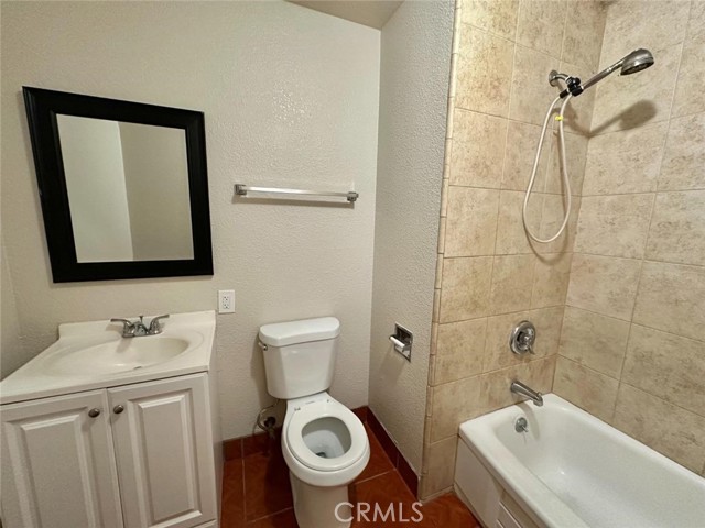 Detail Gallery Image 12 of 17 For 4747 E Braly Ave, Fresno,  CA 93702 - 3 Beds | 2 Baths