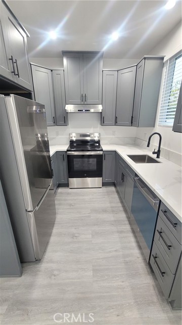 Detail Gallery Image 6 of 23 For 1605 Santa Ana St #B,  Anaheim,  CA 92805 - 2 Beds | 2 Baths