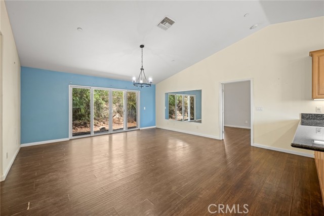 460 Pile Street, Ramona CA: https://media.crmls.org/medias/7f7b7b31-1ae4-4da5-85a5-ee248ede1683.jpg