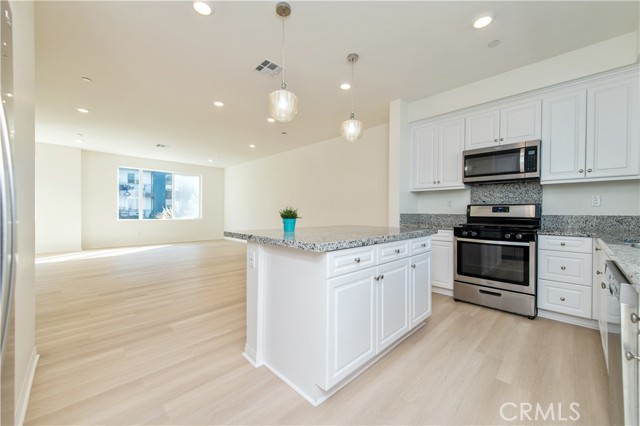 Detail Gallery Image 7 of 35 For 185 Steely, Irvine,  CA 92614 - 4 Beds | 3/1 Baths