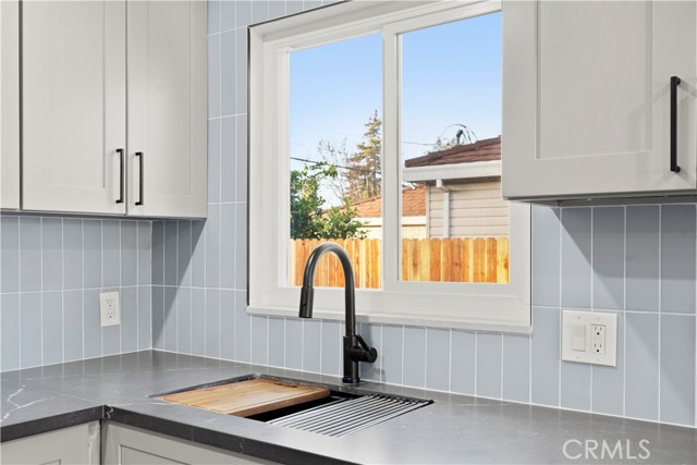 Detail Gallery Image 2 of 32 For 5210 71st, Sacramento,  CA 95820 - 3 Beds | 1 Baths