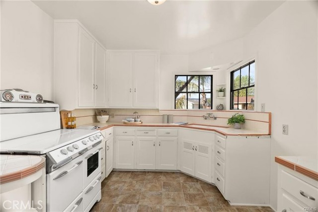 25839 Misson Rd, Loma Linda CA: https://media.crmls.org/medias/7f7d3a52-2e04-4284-b468-57efbaba9eba.jpg