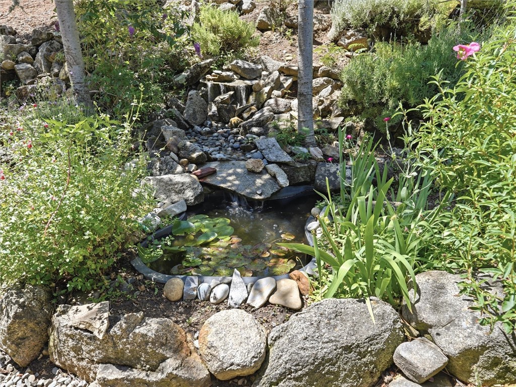https://media.crmls.org/medias/7f7d5125-7d18-41ab-8111-ac801770cec2.jpg?preset=X-Large