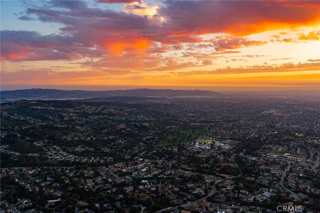 https://media.crmls.org/medias/7f7d5f25-4362-4e93-8676-aa9f14ea2e2f.jpg?preset=X-Large