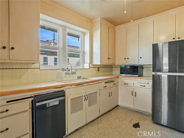 Detail Gallery Image 9 of 44 For 207 W Ash Ave, Burbank,  CA 91502 - 2 Beds | 1 Baths