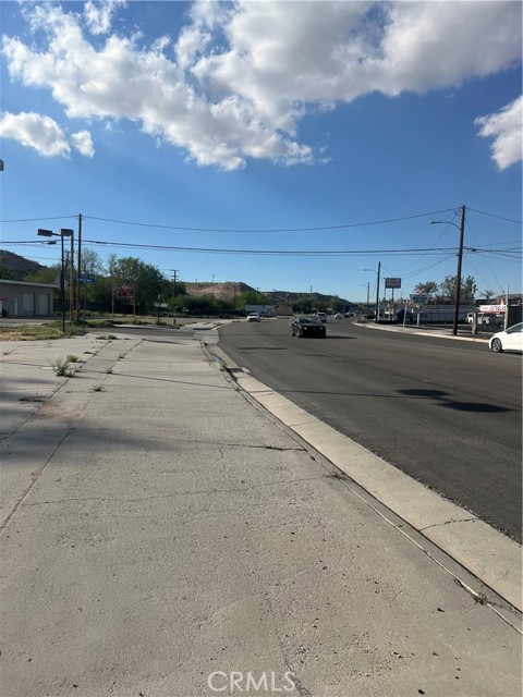 Detail Gallery Image 4 of 8 For 16617 D St, Victorville,  CA 92395 - – Beds | – Baths