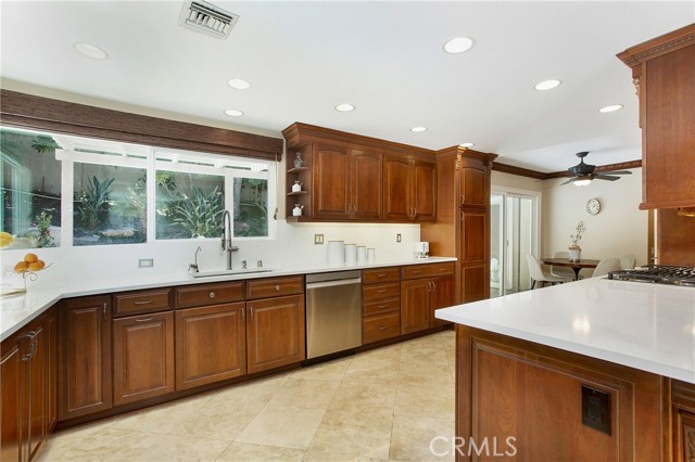 Detail Gallery Image 16 of 59 For 25951 Serenata Dr, Mission Viejo,  CA 92691 - 5 Beds | 3/1 Baths