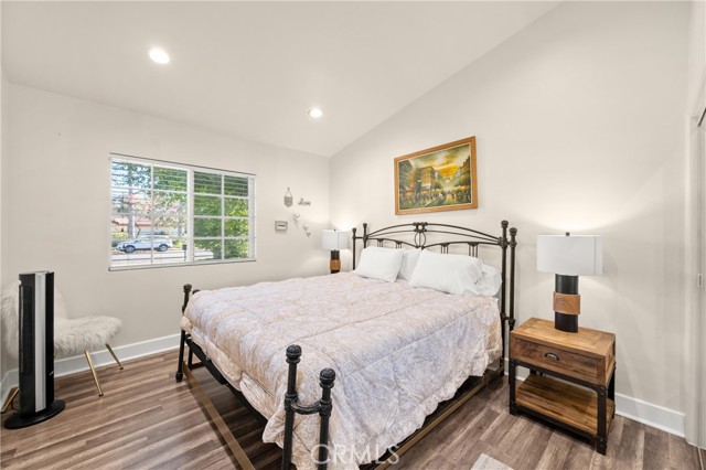 6045 Sausalito Avenue, Woodland Hills CA: https://media.crmls.org/medias/7f81b8ed-1995-471a-9381-0a50b7f0a272.jpg