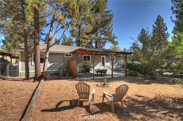 2208 Manzanita Lane, Big Bear City CA: https://media.crmls.org/medias/7f82ebf8-cee7-4123-877f-8f4b5c261040.jpg