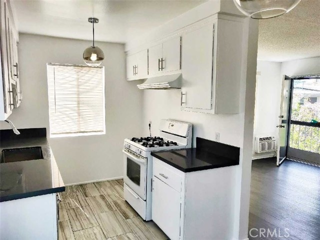 Image 12 of 40 For 5236 Kester Avenue 6