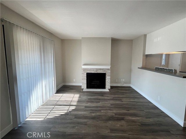 Detail Gallery Image 5 of 24 For 625 E Palm Ave #201,  Burbank,  CA 91501 - 2 Beds | 2 Baths