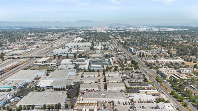 620 S Magnolia Avenue, Ontario CA: https://media.crmls.org/medias/7f836230-585a-476a-a6cf-60362dcbd37e.jpg