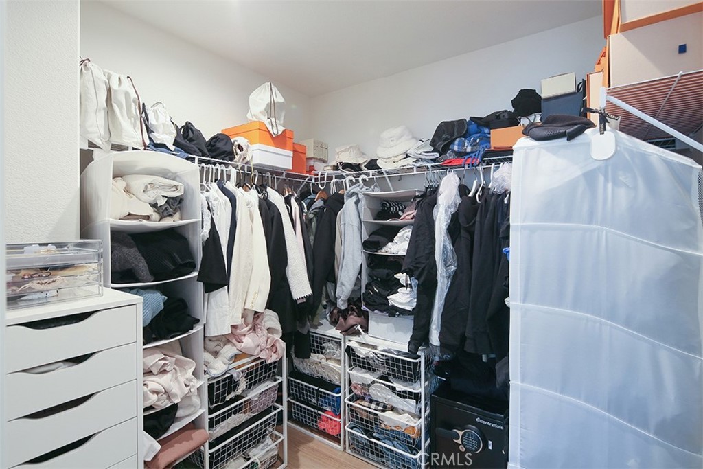 https://media.crmls.org/medias/7f843f8c-4b37-4bce-a737-a4ab62135045.jpg?preset=X-Large