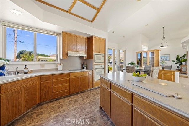 Detail Gallery Image 5 of 63 For 130 Mindoro St, Morro Bay,  CA 93442 - 3 Beds | 2 Baths