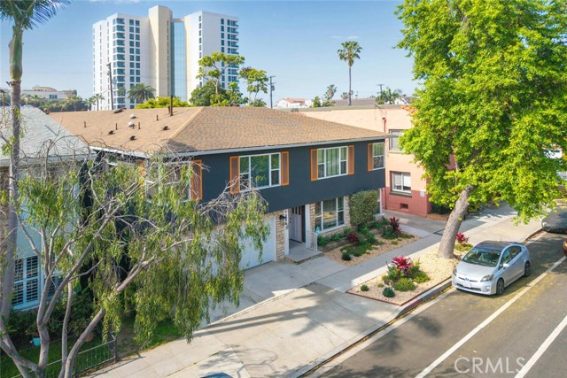 Detail Gallery Image 2 of 33 For 1334 E 1st, Long Beach,  CA 90802 - 2 Beds | 2 Baths