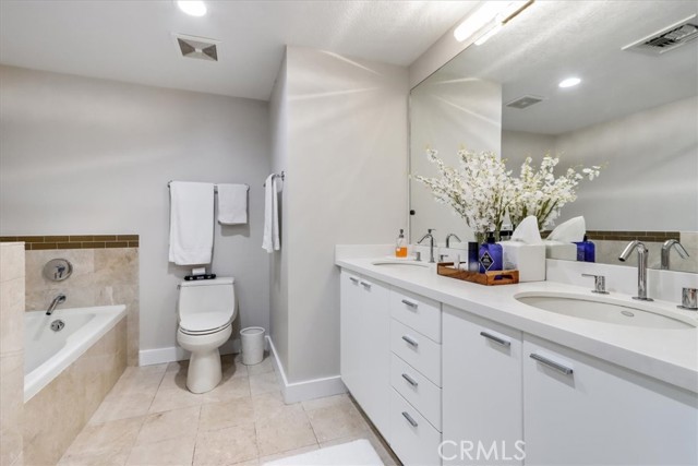 3141 Michelson Drive, Irvine CA: https://media.crmls.org/medias/7f88570c-e311-44d5-a737-bb3699d5b13e.jpg