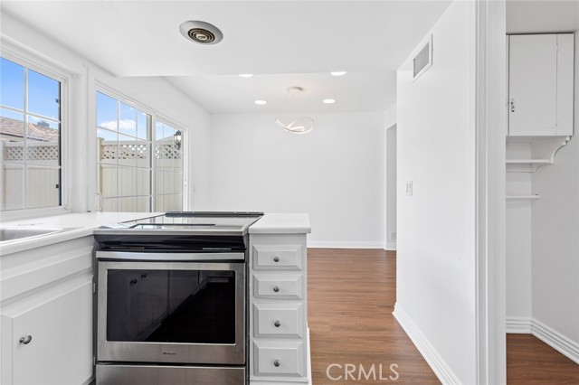 Detail Gallery Image 11 of 56 For 11879 Sungrove Cir, Garden Grove,  CA 92840 - 3 Beds | 2/1 Baths