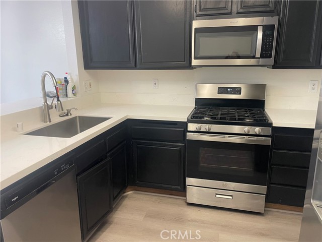 Detail Gallery Image 2 of 15 For 19003 Canyon Cir Dr, Lake Forest,  CA 92679 - 3 Beds | 2/1 Baths