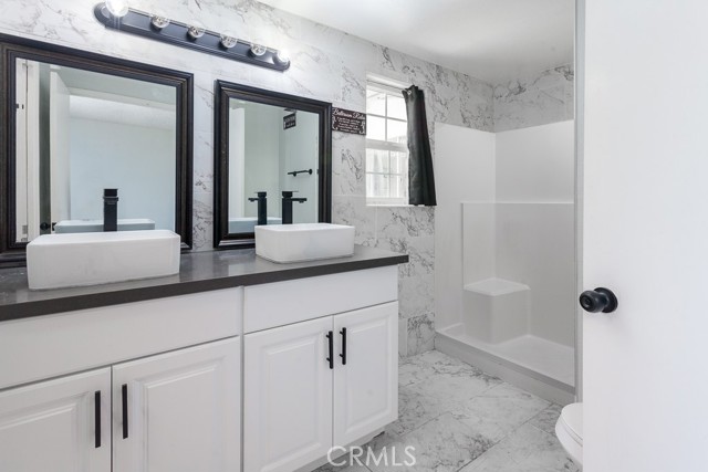 Detail Gallery Image 11 of 21 For 21449 Applewood Dr, California City,  CA 93505 - 5 Beds | 2 Baths