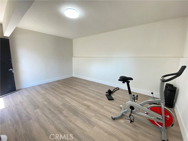 11347 Emelita Street photo 7