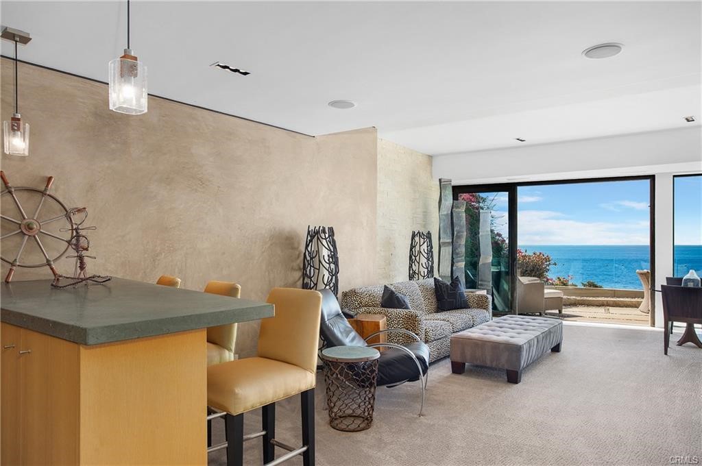 Detail Gallery Image 19 of 32 For 2665 Victoria Dr, Laguna Beach,  CA 92651 - 5 Beds | 4/2 Baths