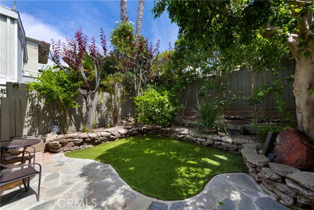 Detail Gallery Image 25 of 29 For 1040 La Mirada St, Laguna Beach,  CA 92651 - 3 Beds | 3 Baths