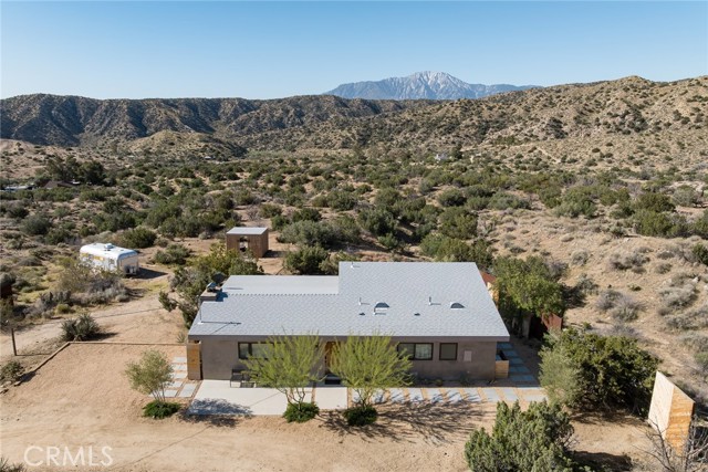 48575 Paradise Avenue, Morongo Valley CA: https://media.crmls.org/medias/7f8a92b3-e781-425b-903a-629fed0d01cd.jpg