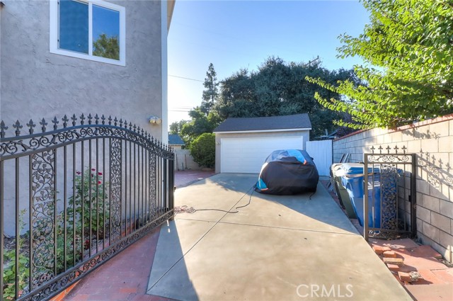Detail Gallery Image 47 of 48 For 235 Poinsettia Ave, Monrovia,  CA 91016 - 5 Beds | 2 Baths
