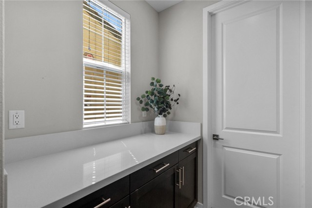 Detail Gallery Image 8 of 35 For 25124 Limetree Ln, Canyon Country,  CA 91387 - 2 Beds | 2/1 Baths