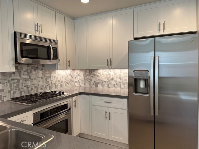 Detail Gallery Image 6 of 18 For 216 Coral Rose, Irvine,  CA 92603 - 2 Beds | 2/1 Baths