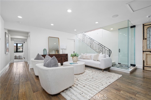 Detail Gallery Image 42 of 66 For 110 via Trieste, Newport Beach,  CA 92663 - 5 Beds | 5/1 Baths