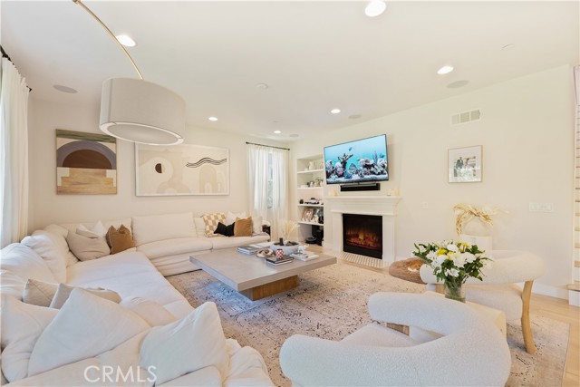 Detail Gallery Image 11 of 37 For 17065 Cantlay, Lake Balboa,  CA 91406 - 4 Beds | 3 Baths