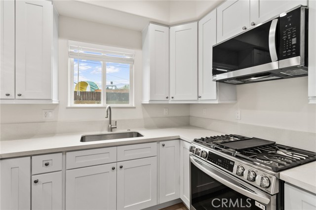 Detail Gallery Image 12 of 25 For 4508 Hedda St #1,  Lakewood,  CA 90712 - 3 Beds | 2 Baths