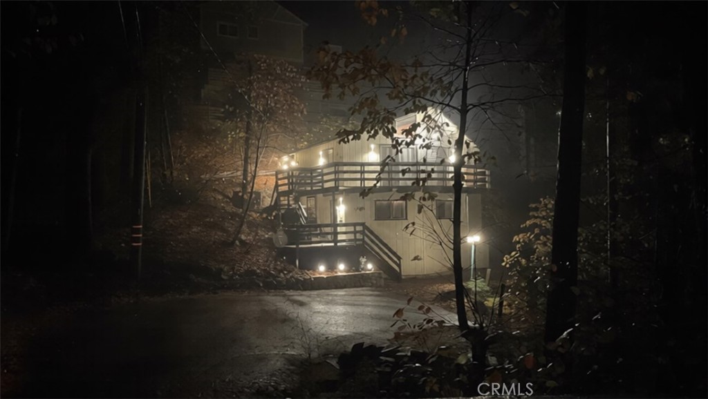 https://media.crmls.org/medias/7f8cc7b7-92c7-4170-9866-dc5754213744.jpg?preset=X-Large