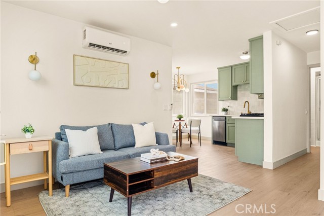 Detail Gallery Image 4 of 27 For 13016 Rainier, Whittier,  CA 90605 - 2 Beds | 1 Baths