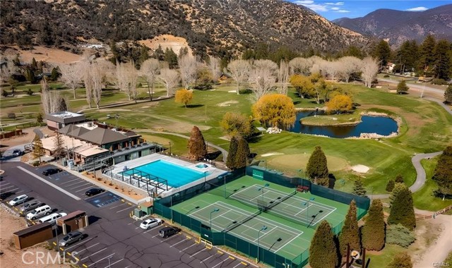 16401 Grizzly, Pine Mountain Club CA: https://media.crmls.org/medias/7f8d6f63-f2e9-4e24-a8e8-7f028e574d5d.jpg
