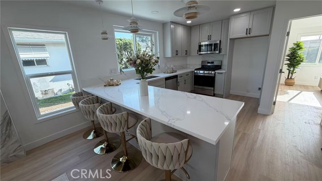 Detail Gallery Image 4 of 7 For 9066 Hermosa, Temple City,  CA 91780 - 5 Beds | 5 Baths