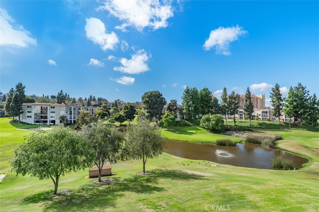 https://media.crmls.org/medias/7f8dea2c-997b-4bb7-aa06-40511084c279.jpg?preset=X-Large