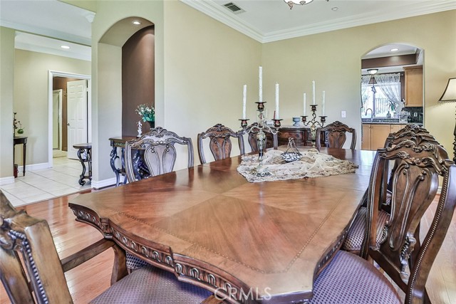 Detail Gallery Image 15 of 61 For 13910 Mountain View Pl, Sylmar,  CA 91342 - 5 Beds | 3 Baths