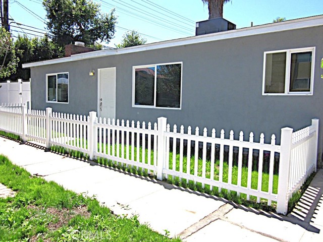 5209 Sylmar AVE