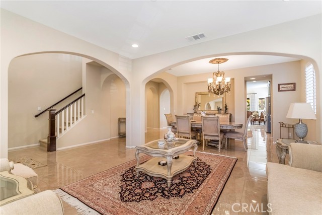 Detail Gallery Image 5 of 54 For 24824 Carbon, Valencia,  CA 91354 - 4 Beds | 3/1 Baths