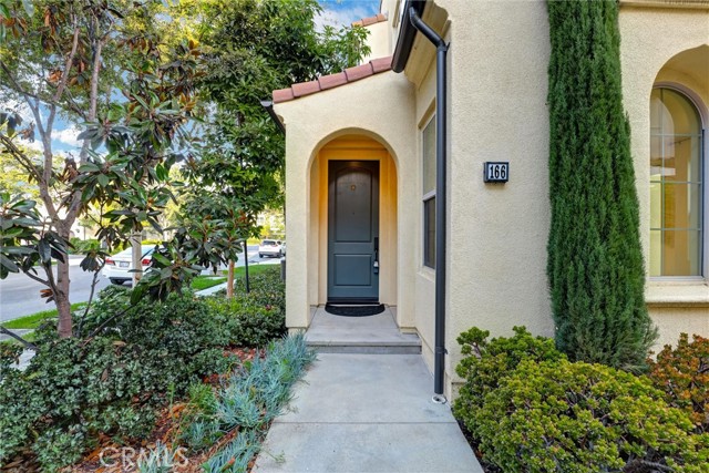 Detail Gallery Image 2 of 23 For 166 Tubeflower, Irvine,  CA 92618 - 3 Beds | 2/1 Baths