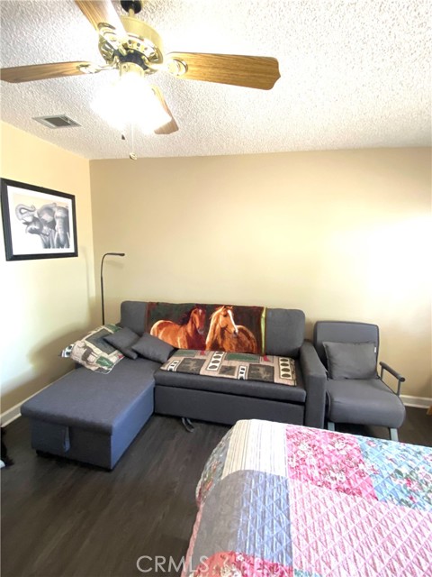 Detail Gallery Image 12 of 25 For 984 Pinon Rd, Pinon Hills,  CA 92372 - 3 Beds | 2/1 Baths