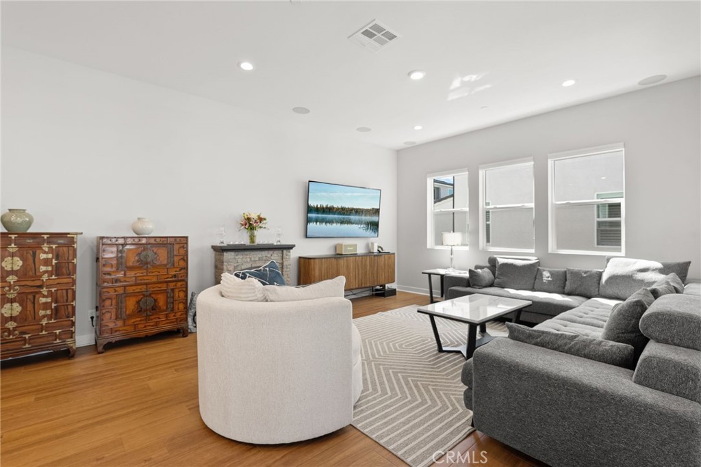 7f90928c 9e92 4503 Ac00 Dd3a7a607af2