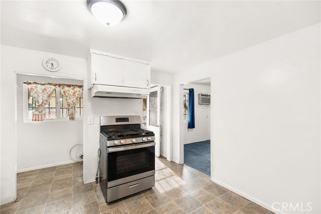 608 Western Avenue, San Bernardino CA: https://media.crmls.org/medias/7f90a760-3c84-4913-9b5e-94ca56c26609.jpg