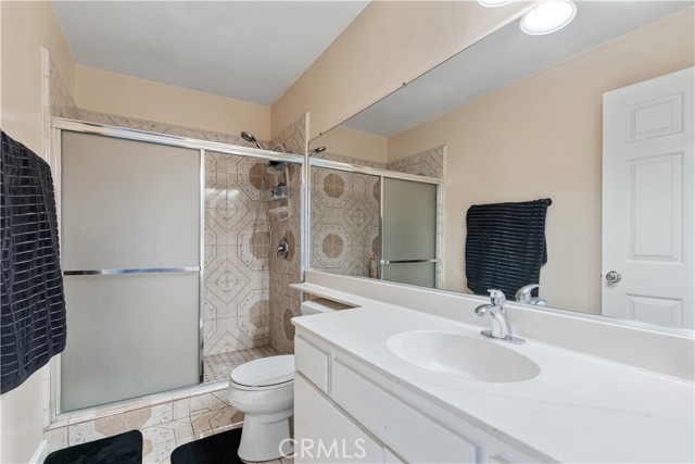 Detail Gallery Image 21 of 48 For 11965 Terra Bella St #17,  Sylmar,  CA 91342 - 3 Beds | 3 Baths
