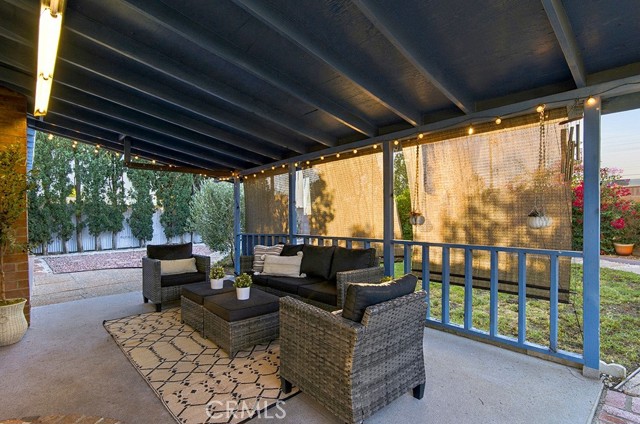 10623 Gothic Avenue photo 5