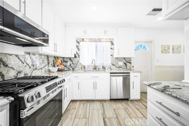 Detail Gallery Image 17 of 51 For 3034 N Ocana, Long Beach,  CA 90808 - 5 Beds | 2 Baths