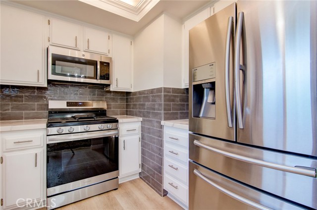 Detail Gallery Image 12 of 26 For 8777 Tulare 412a,  Huntington Beach,  CA 92646 - 2 Beds | 2 Baths